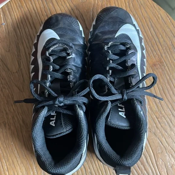 Nike Alpha black & gray size 2.5Y cleats. Used but really good condition! - Picture 5 of 11
